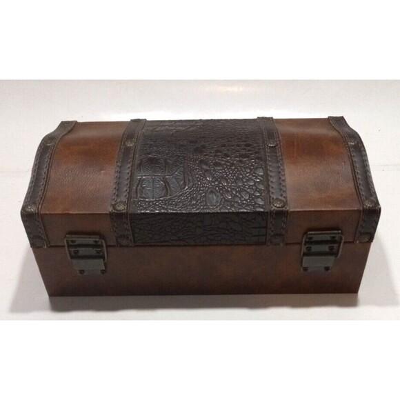 Leather and Alligator Skin Look Keepsake Box W/Latch About 10 x 6 x 3.5 In - Picture 5 of 7